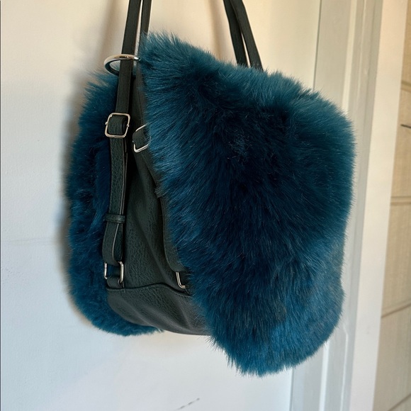 Free People Cloe blue teal Faux Fur Bag Purse - Picture 3 of 8